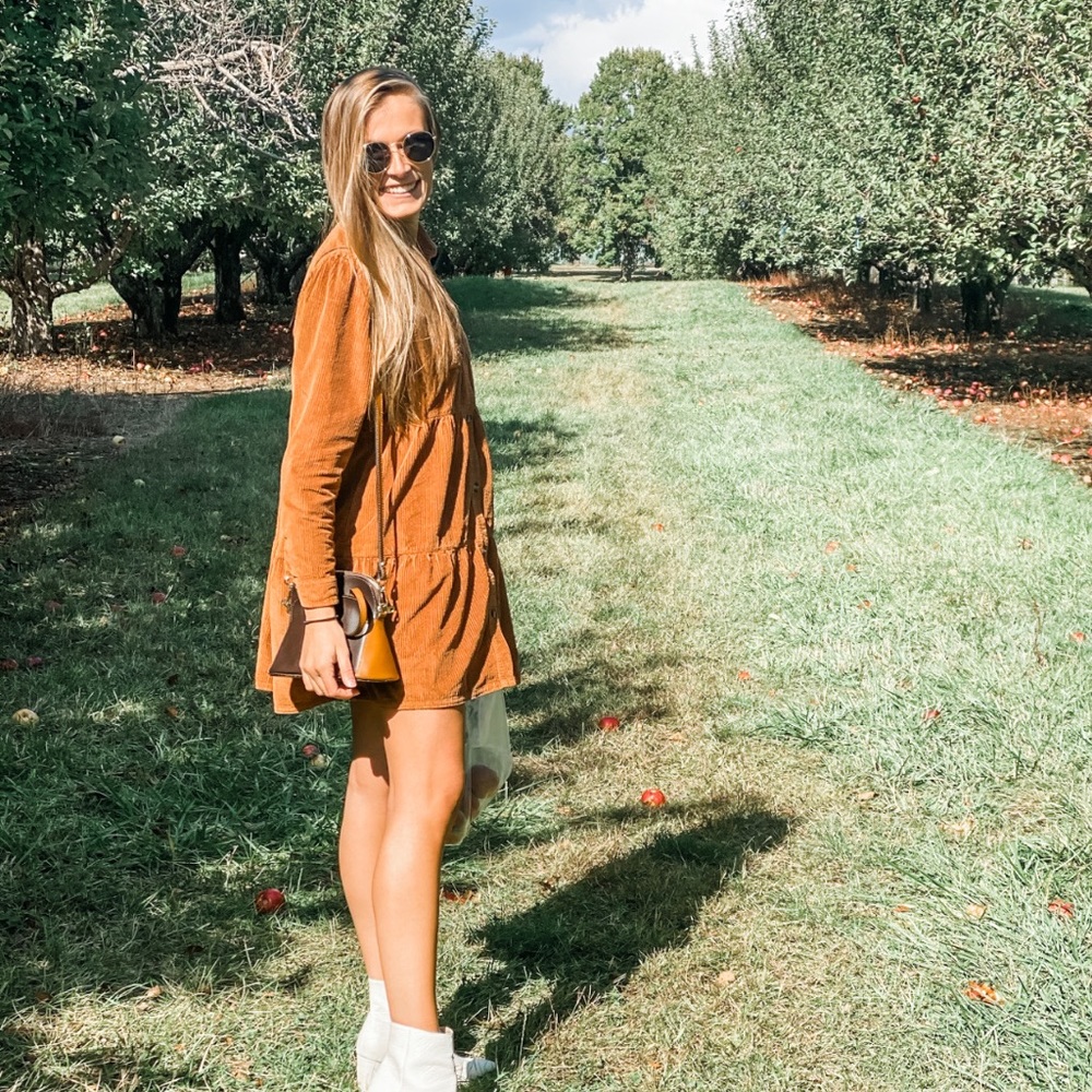 Meet your Posher, Elyse